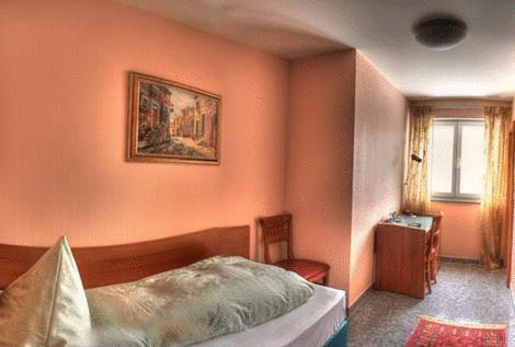 Hotel & Restaurant Garda Darmstadt Room photo